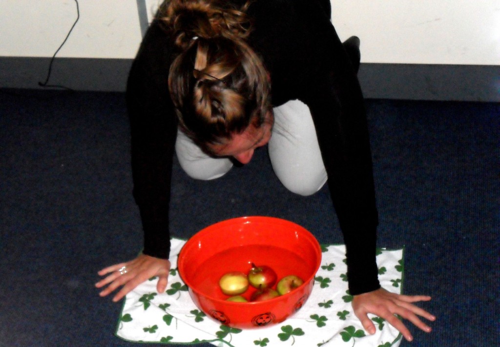 Bobbing for Apples